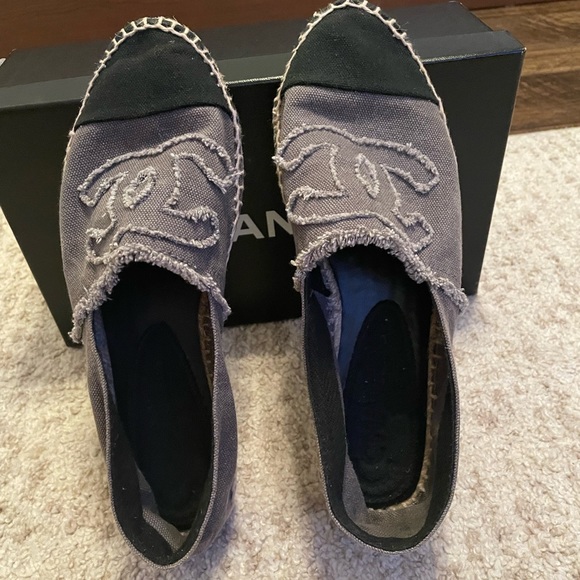 Chanel Espadrilles. Amazing shoe. - Picture 2 of 4